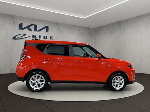 Used 2025 Kia Soul LX w/ LX Technology Package image 7