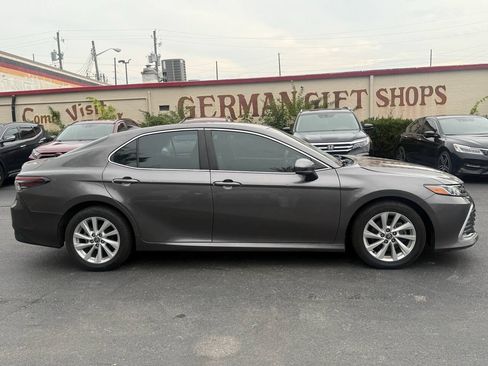 Used 2021 Toyota Camry LE FWD image 6