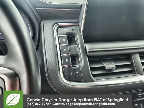 Used 2023 Chevrolet Suburban Premier image 28