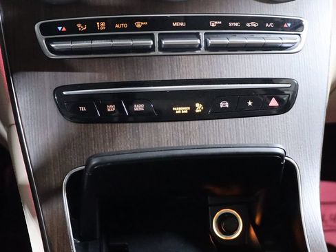 Used 2020 Mercedes-Benz GLC 300 4MATIC image 26