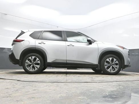 Used 2023 Nissan Rogue SV image 30