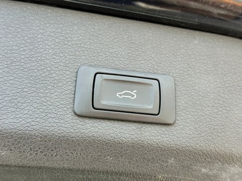 Used 2013 Audi Q7 3.0T S line Prestige w/ S Line Pkg image 38