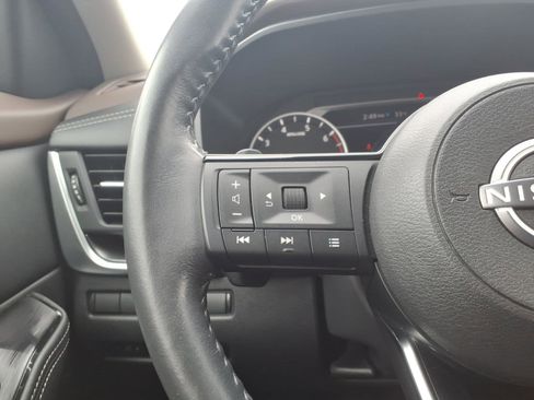 Used 2023 Nissan Rogue SV w/ SV Premium B Package image 15