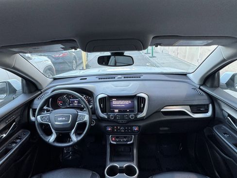 Used 2024 GMC Terrain SLT image 35