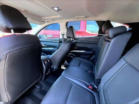 Used 2025 Hyundai Tucson SEL FWD image 16