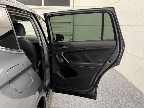 Used 2023 Volkswagen Tiguan SE FWD image 21