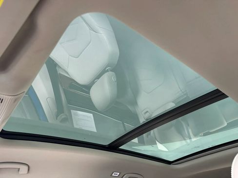 Used 2025 Volkswagen Atlas SE w/ Panoramic Sunroof Package image 25