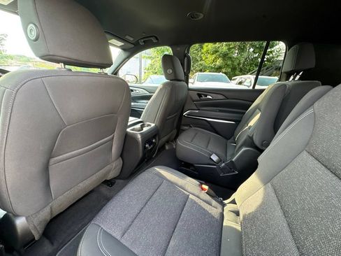 Used 2024 Chevrolet Traverse LT w/ LPO, Floor Liner Package FWD image 19