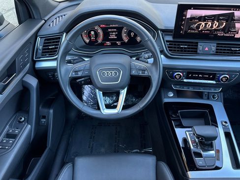 Certified 2025 Audi Q5 2.0T Premium w/ Convenience Plus Package image 11