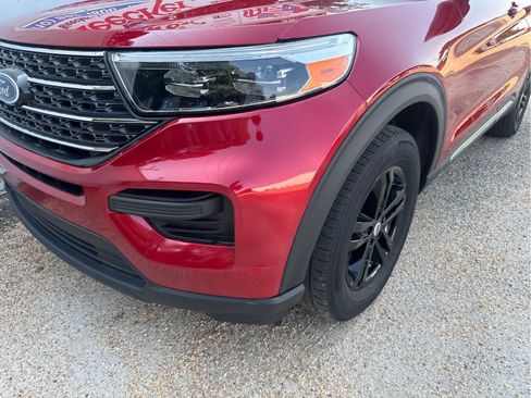 Used 2023 Ford Explorer XLT AWD/4WD image 10