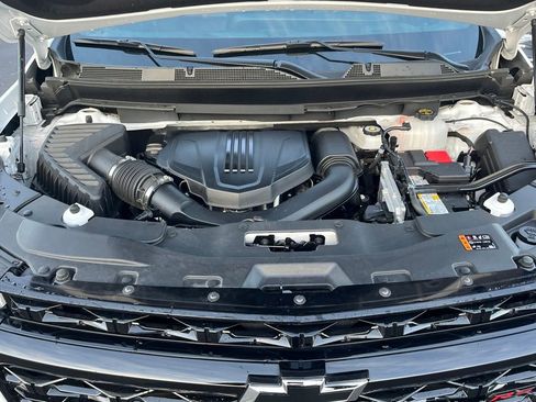 Used 2025 Chevrolet Traverse RS image 24