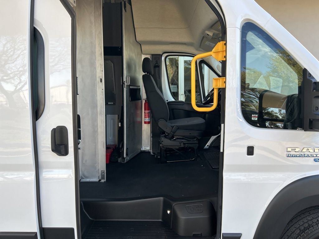 Used 2024 RAM ProMaster 3500 w/ Delivery Van Package FWD image 22