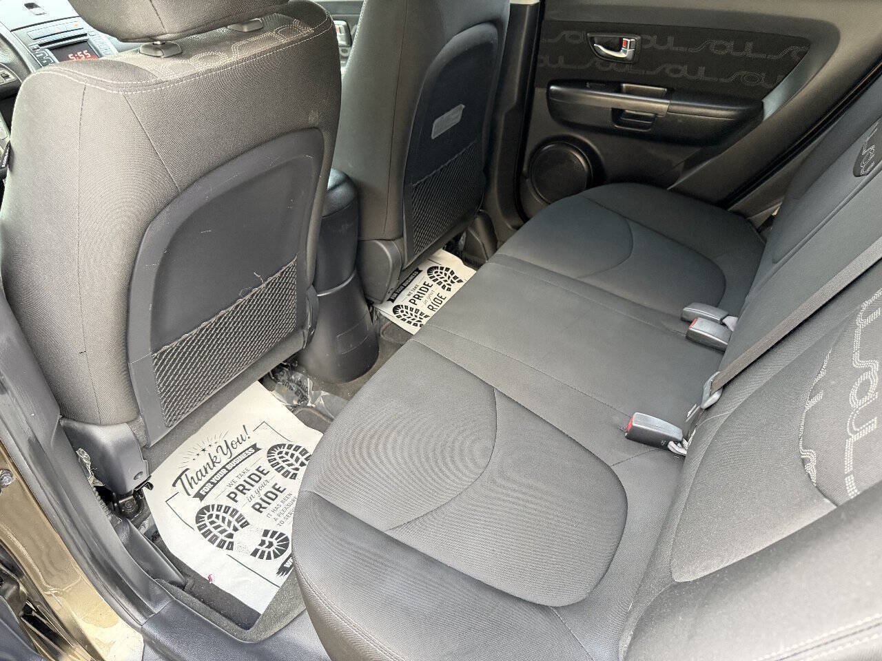 Used 2012 Kia Soul + w/ Audio Pkg FWD image 17