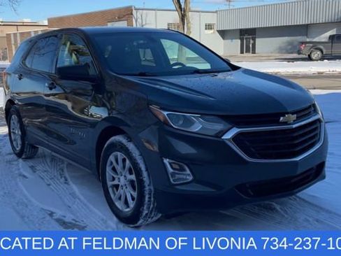 Used 2019 Chevrolet Equinox LS w/ LS Convenience Package image 2