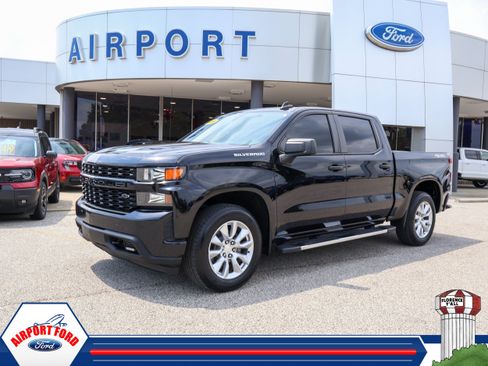 Used 2020 Chevrolet Silverado 1500 Custom w/ Custom Value Package AWD/4WD image 1
