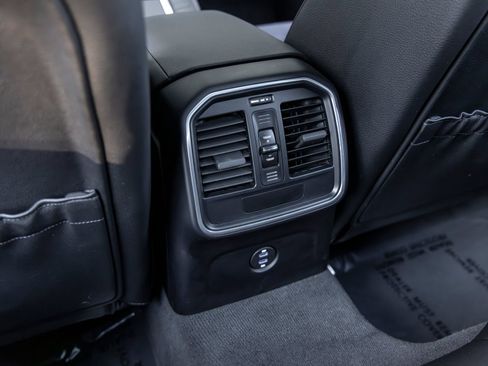 Certified 2021 Porsche Macan AWD/4WD image 44
