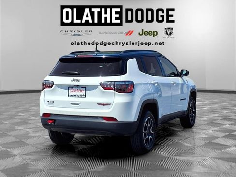 Used 2025 Jeep Compass Trailhawk AWD/4WD image 28