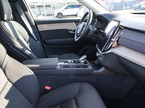 Used 2026 Volvo XC90 B5 Core w/ Protection Package Premier AWD/4WD image 18