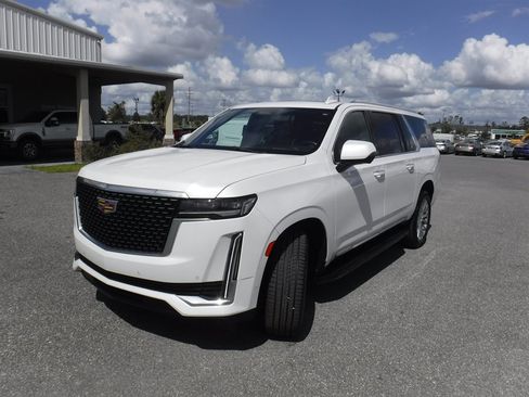 Used 2023 Cadillac Escalade ESV Premium Luxury image 33