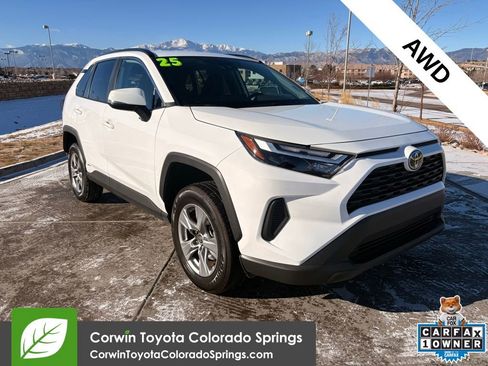 Used 2025 Toyota RAV4 XLE image 1