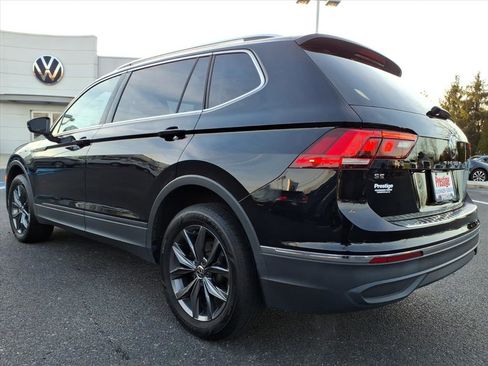 Certified 2022 Volkswagen Tiguan SE w/ Panoramic Sunroof Package image 4