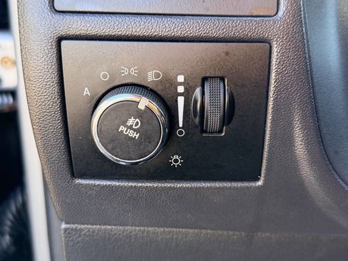 Used 2011 Dodge Challenger R/T image 23