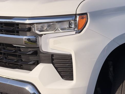 Used 2023 Chevrolet Silverado 1500 LT AWD/4WD image 8