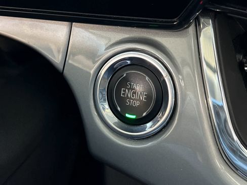 Used 2025 Chevrolet Trax LT FWD image 23