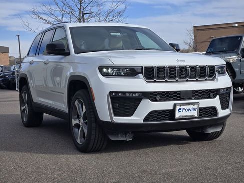 New 2026 Jeep Grand Cherokee Limited w/ Luxury Tech Group II AWD/4WD image 2