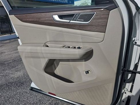 Used 2025 Volkswagen Atlas SEL Premium R-Line image 20