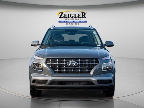 New 2026 Hyundai Venue SEL FWD image 2