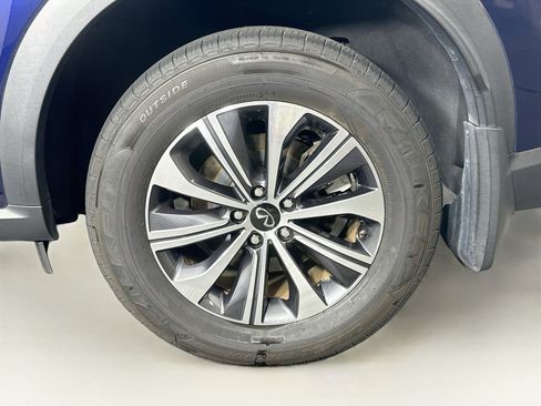 Used 2023 INFINITI QX60 Pure AWD/4WD image 11