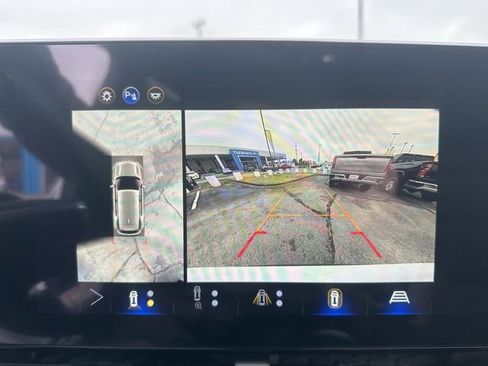 New 2026 Chevrolet Equinox LT w/ Safety and Technology Package FWD image 25