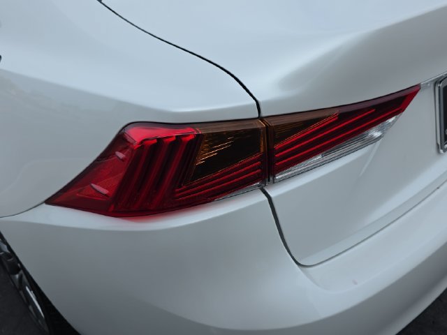Used 2018 Lexus IS 300 AWD w/ Comfort Package image 34