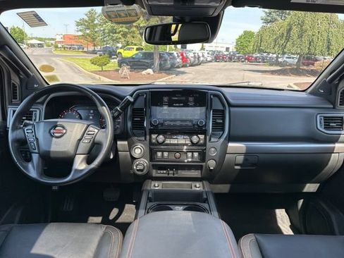 Used 2021 Nissan Titan PRO-4X w/ Pro-4x Convenience Package AWD/4WD image 14