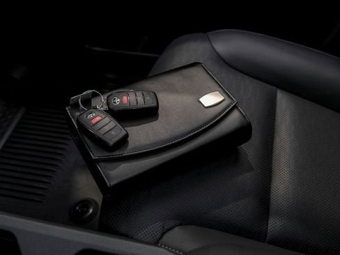 Used 2025 Toyota Land Cruiser image 85