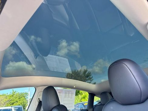 Used 2023 Tesla Model Y Long Range AWD/4WD image 15