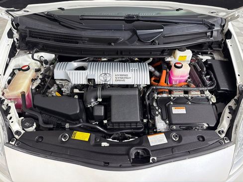 Used 2015 Toyota Prius Two FWD image 26