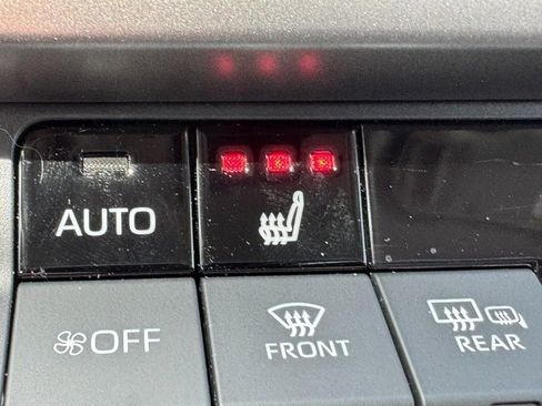 Used 2025 Toyota Camry LE w/ Convenience Package image 21