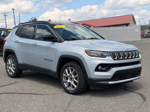 Used 2025 Jeep Compass Limited AWD/4WD image 9