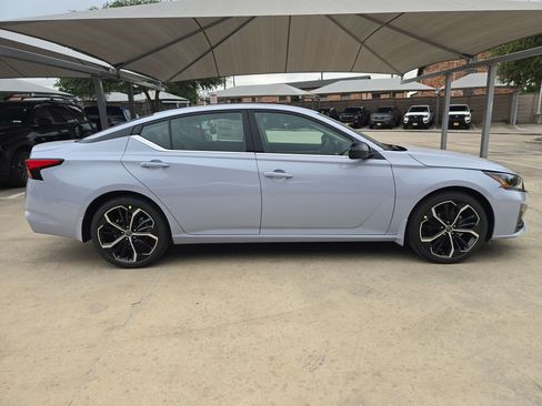 New 2026 Nissan Altima 2.5 SR FWD image 2