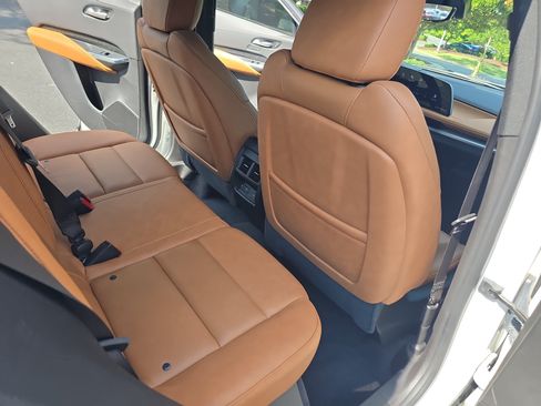 Used 2024 Cadillac XT4 Premium Luxury w/ Technology Package FWD image 11