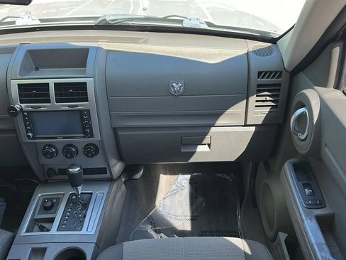 Used 2008 Dodge Nitro SXT AWD/4WD image 25