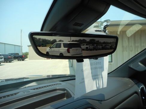 Used 2022 Chevrolet Silverado 1500 High Country w/ Technology Package image 15