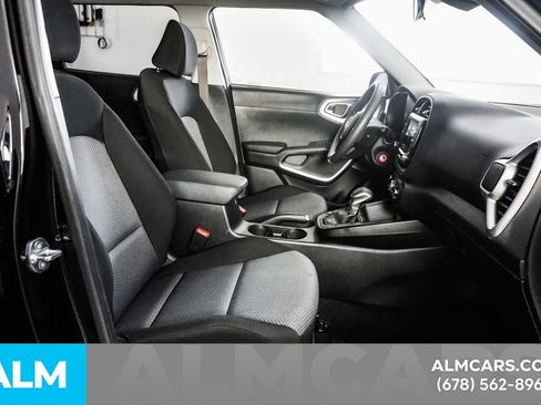 Used 2025 Kia Soul LX w/ LX Technology Package FWD image 14