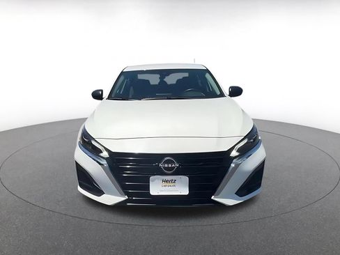 Used 2025 Nissan Altima 2.5 SV FWD image 4