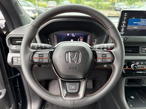 Used 2026 Honda Pilot TrailSport image 18