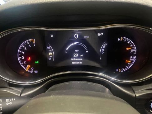 Used 2019 Jeep Grand Cherokee Laredo AWD/4WD image 4