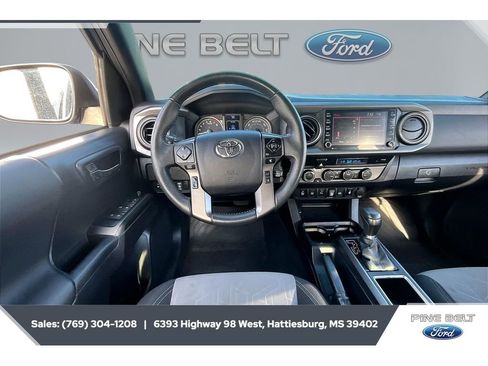 Used 2023 Toyota Tacoma TRD Off-Road w/ Technology Package AWD/4WD image 5