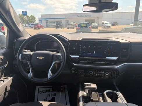 Used 2025 Chevrolet Silverado 1500 LT AWD/4WD image 14